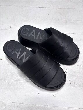 Ganni Black Retro Platform Puffy Slides Size 40 WORN ONCE! EUC